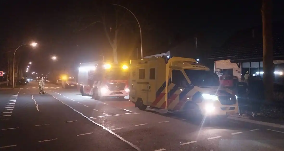 Auto rijdt woning binnen