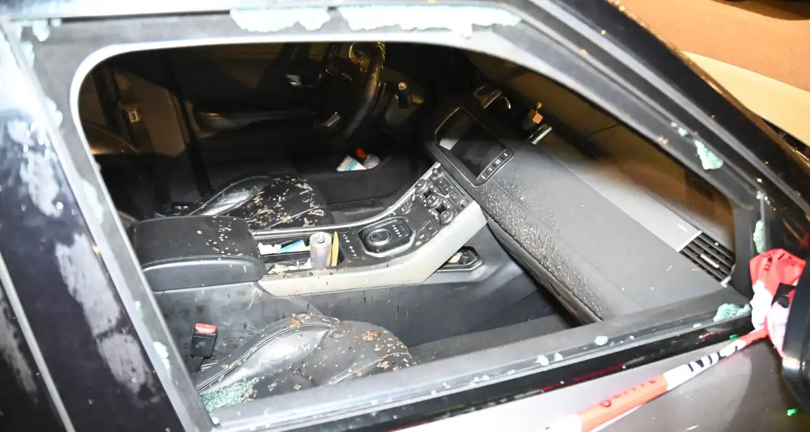 Autobrand na ingegooide zijruit - Foto 1