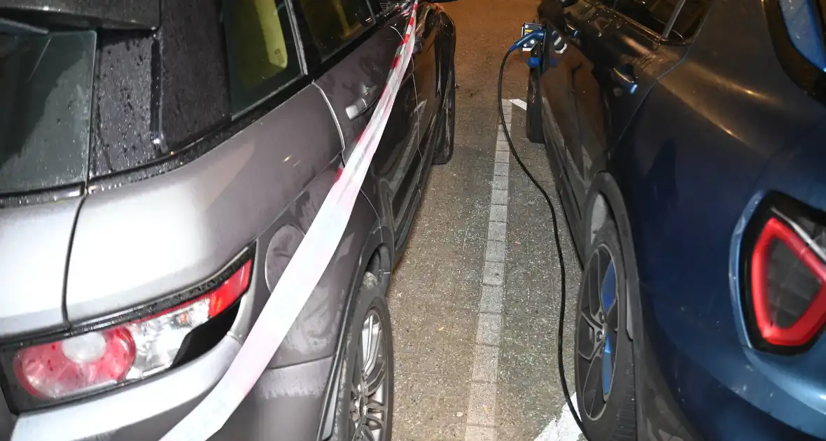 Autobrand na ingegooide zijruit - Foto 3