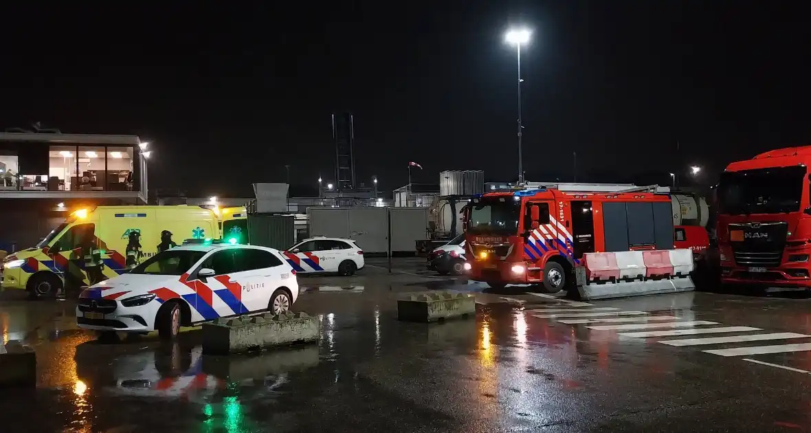 Hulpdiensten in actie bij bedrijfsongeval - Foto 2