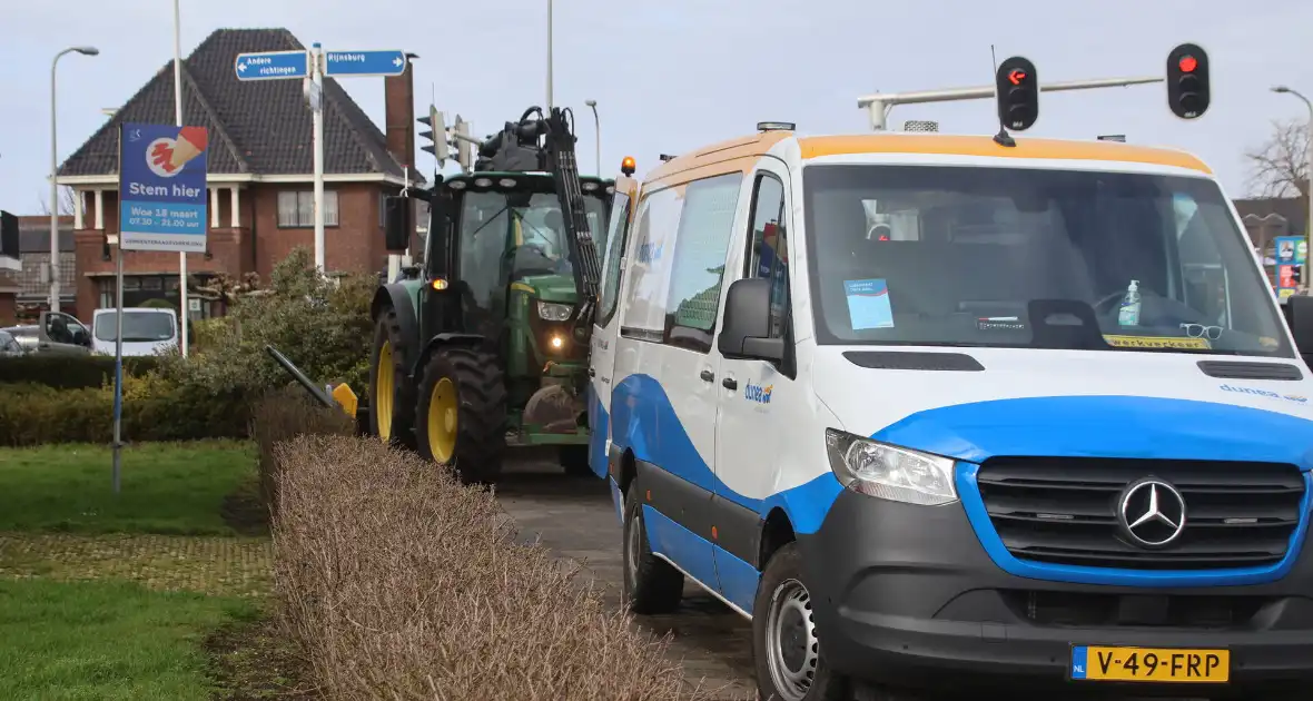 Waterleiding geraakt na graafwerkzaamheden - Foto 1