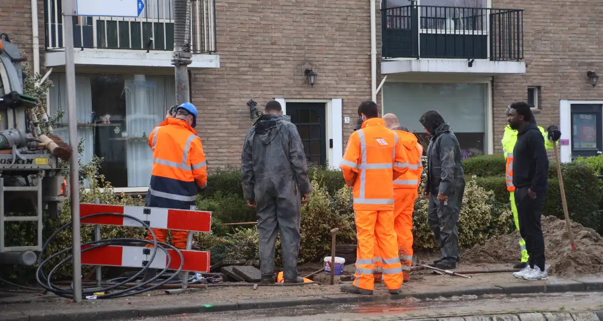 Waterleiding geraakt na graafwerkzaamheden - Foto 4