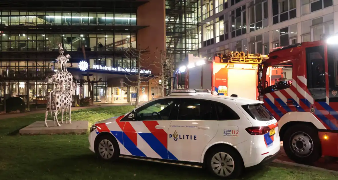 Brand in ziekenhuis leidt tot evacuatie patiënten - Foto 11