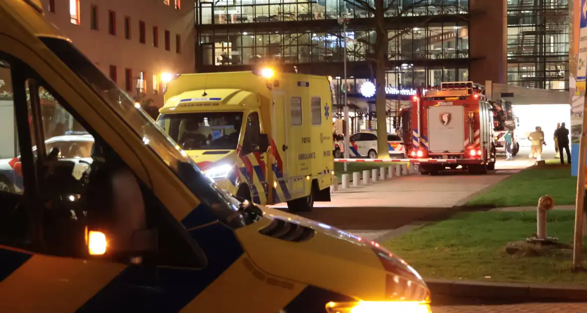 Brand in ziekenhuis leidt tot evacuatie patiënten - Foto 14