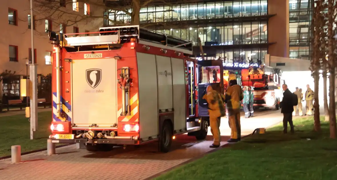 Brand in ziekenhuis leidt tot evacuatie patiënten - Foto 15