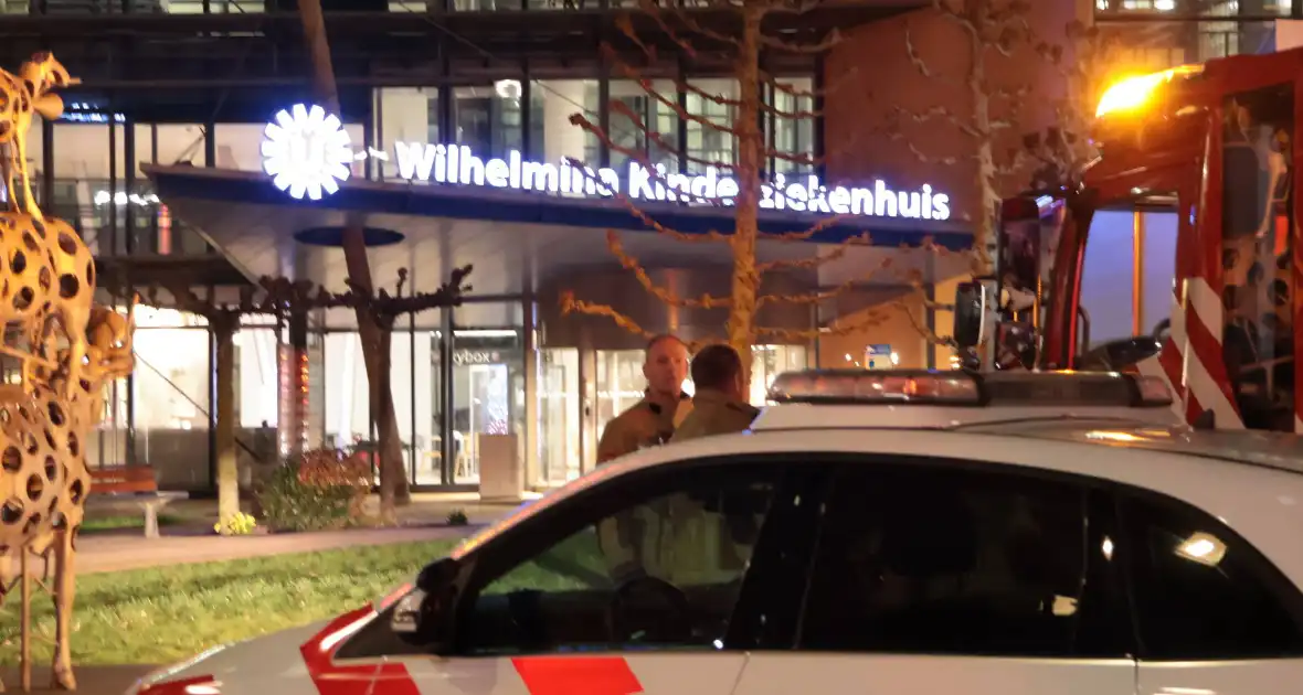 Brand in ziekenhuis leidt tot evacuatie patiënten - Foto 4