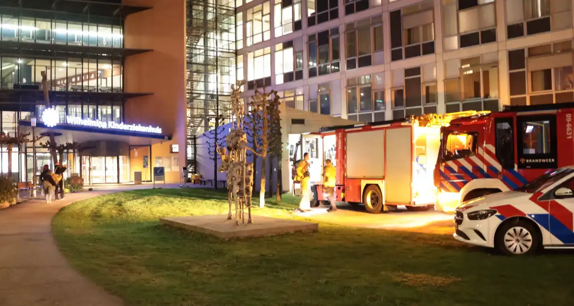 Brand in ziekenhuis leidt tot evacuatie patiënten - Foto 8