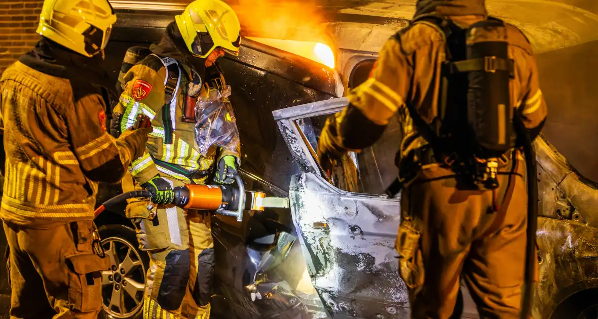 Brand in bestelbusje na harde klap - Foto 1