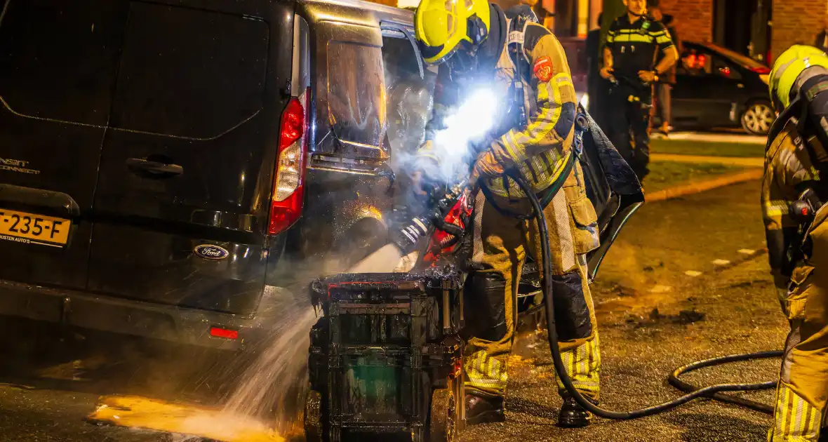 Brand in bestelbusje na harde klap - Foto 12