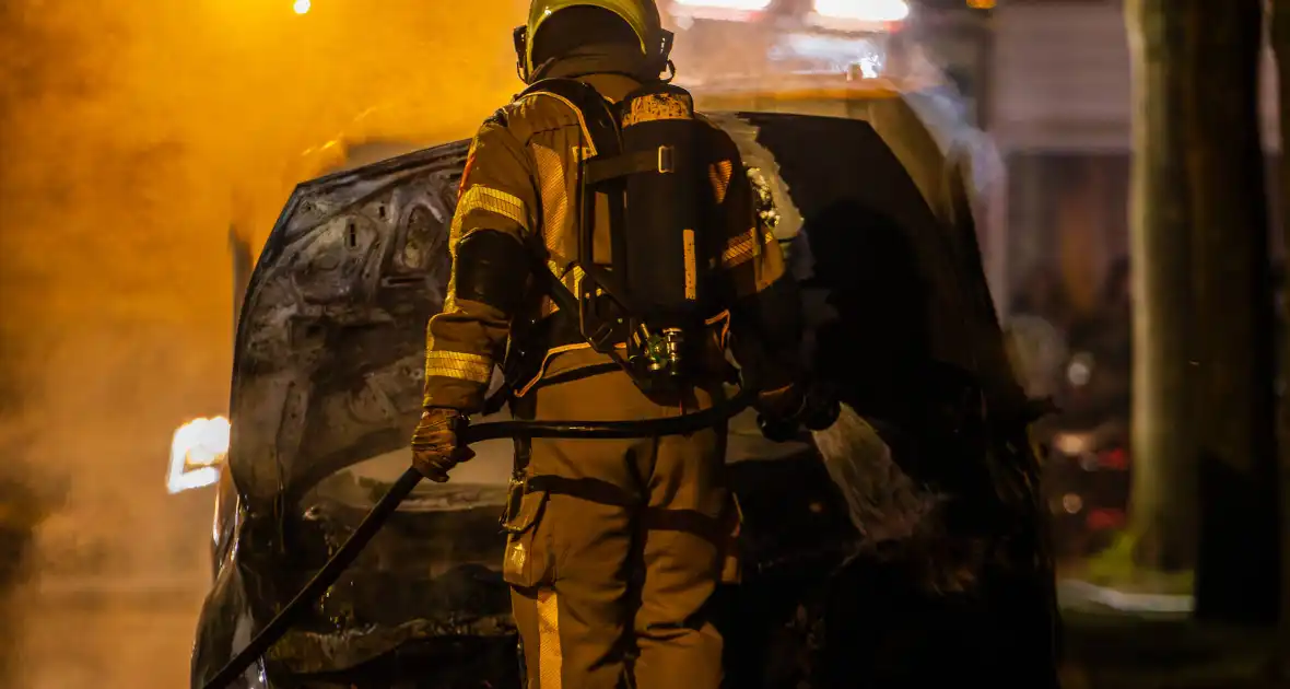 Brand in bestelbusje na harde klap - Foto 3
