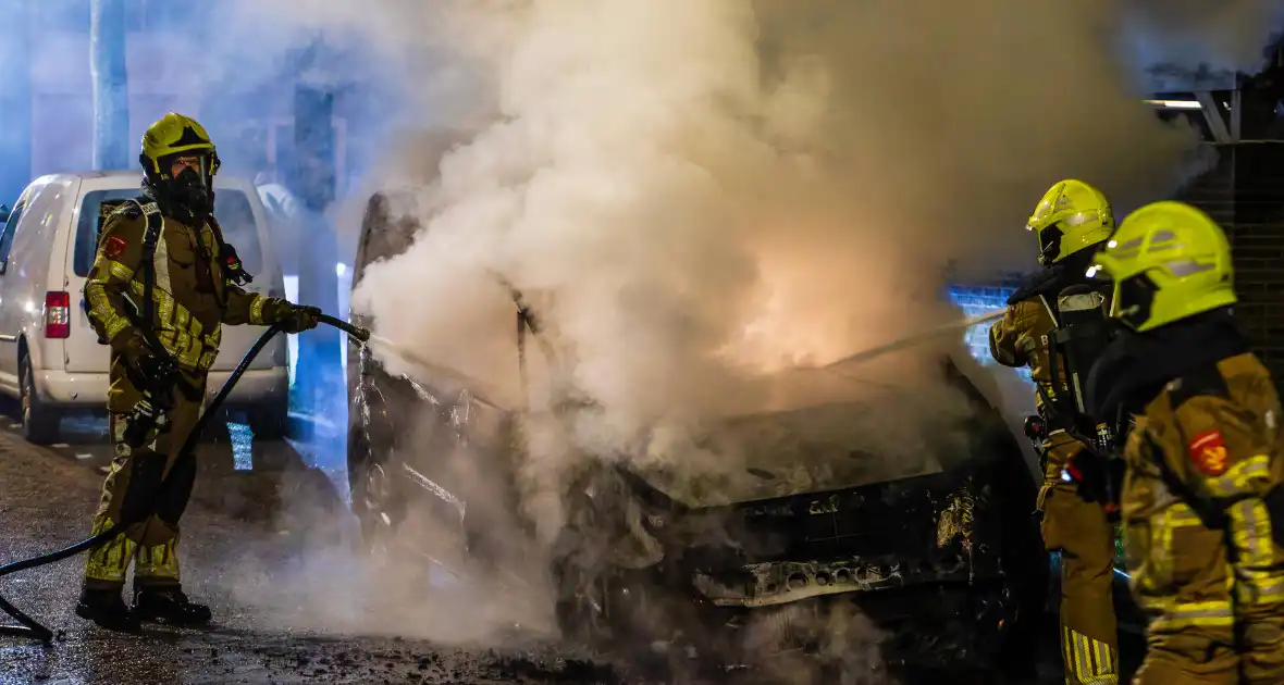Brand in bestelbusje na harde klap - Foto 9