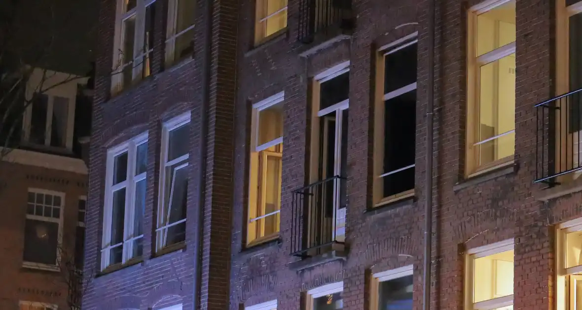 Brand in etagewoning vraagt grote brandweerinzet - Foto 2