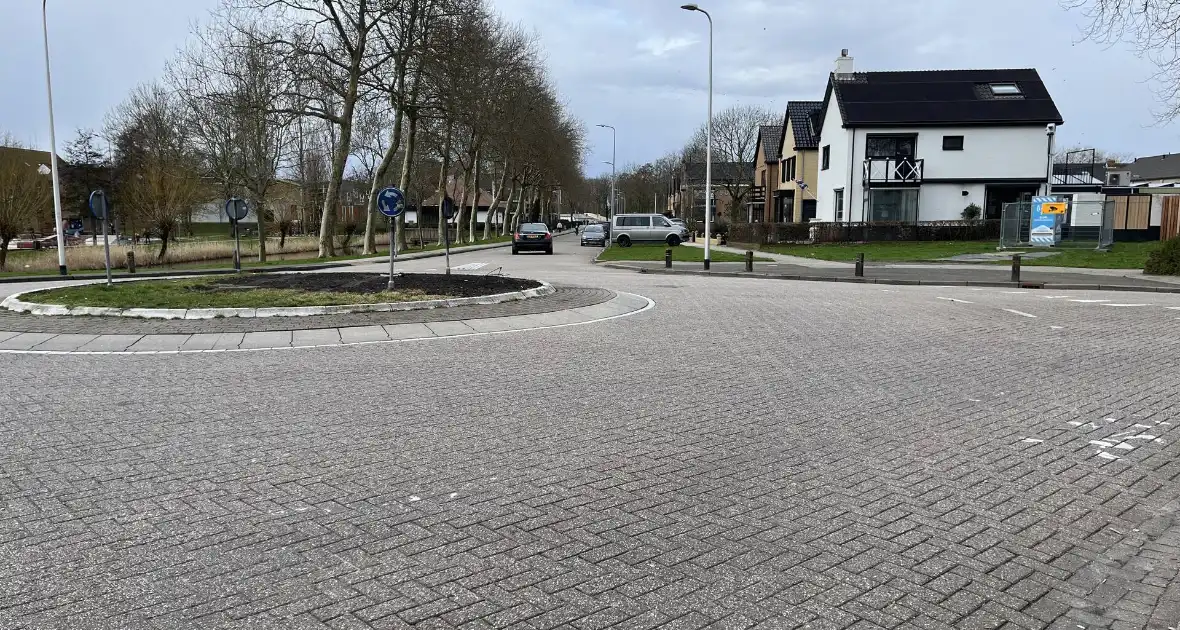 Politie plaatst camera bij beruchte rotonde - Foto 1