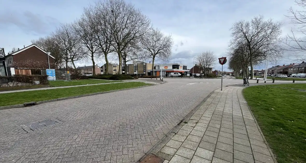 Politie plaatst camera bij beruchte rotonde - Foto 3