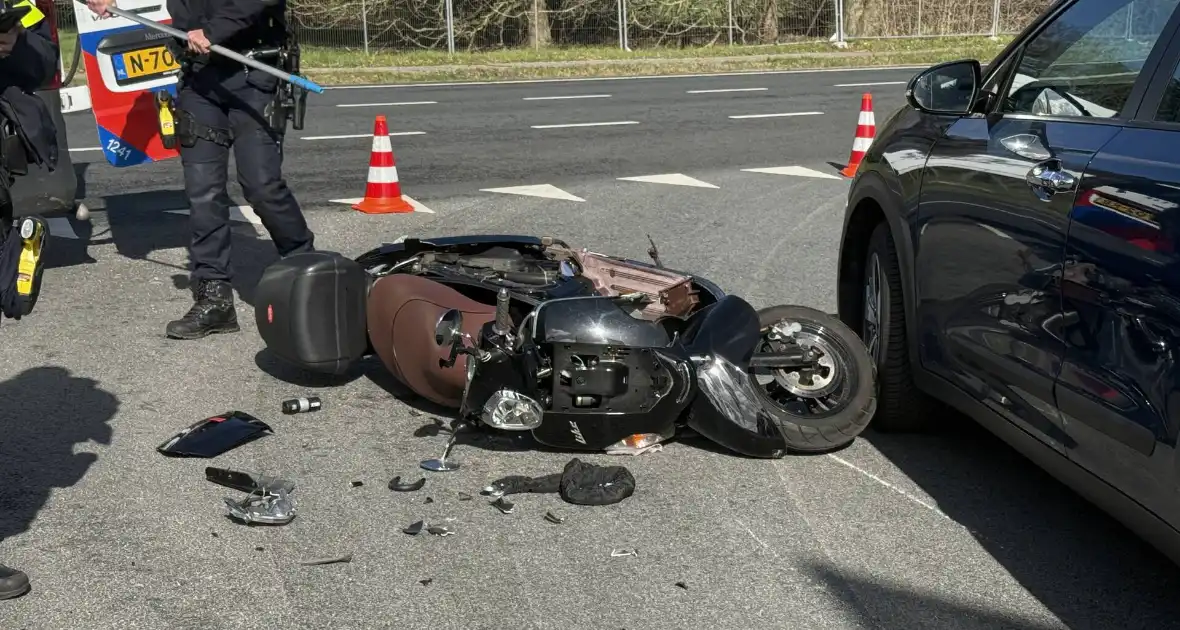 Geen gewonden na ongeval door voorrangsfout - Foto 10