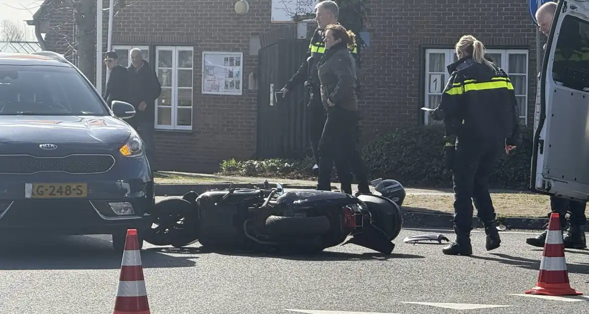 Geen gewonden na ongeval door voorrangsfout - Foto 11