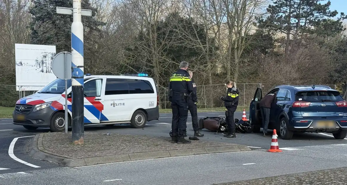 Geen gewonden na ongeval door voorrangsfout - Foto 16