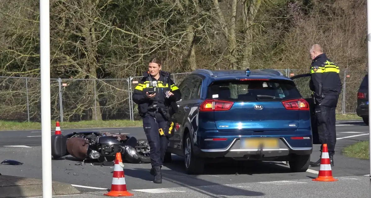 Geen gewonden na ongeval door voorrangsfout - Foto 2