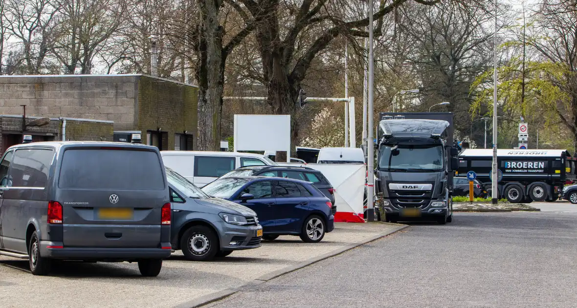Grote politieactie bij woning na geweldsincident - Foto 2