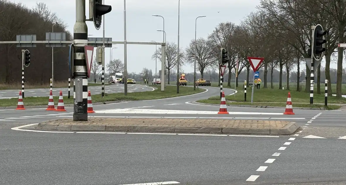 Dodelijke aanrijding leidt tot afsluiting van belangrijke weg - Foto 3