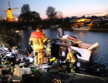 Jacht in problemen met water en illegale krakers