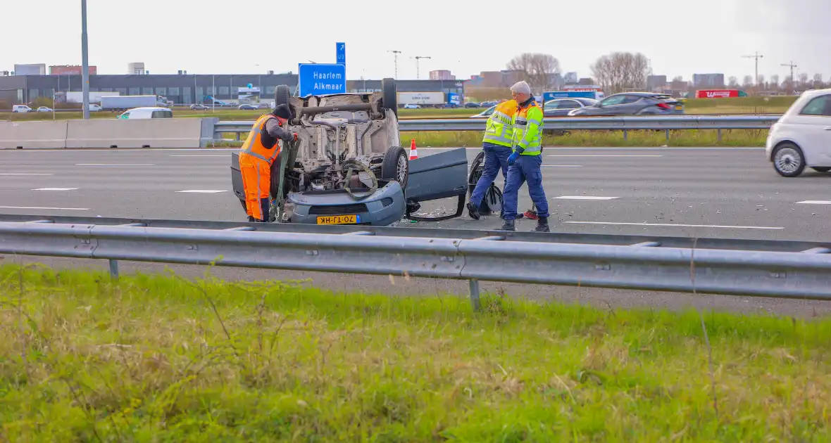 Bestuurder gewond na aanrijding op snelweg