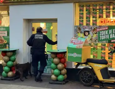 Politie en Douane voeren inval uit bij pizzeria