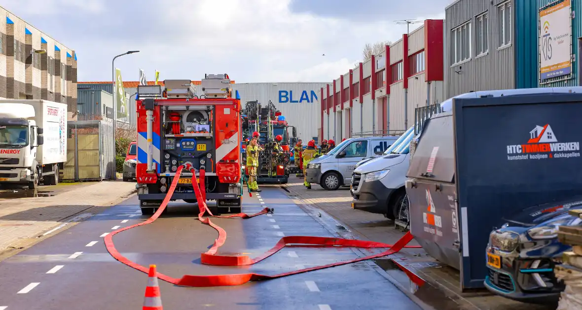 Brand in bedrijfspand onder controle - Foto 4