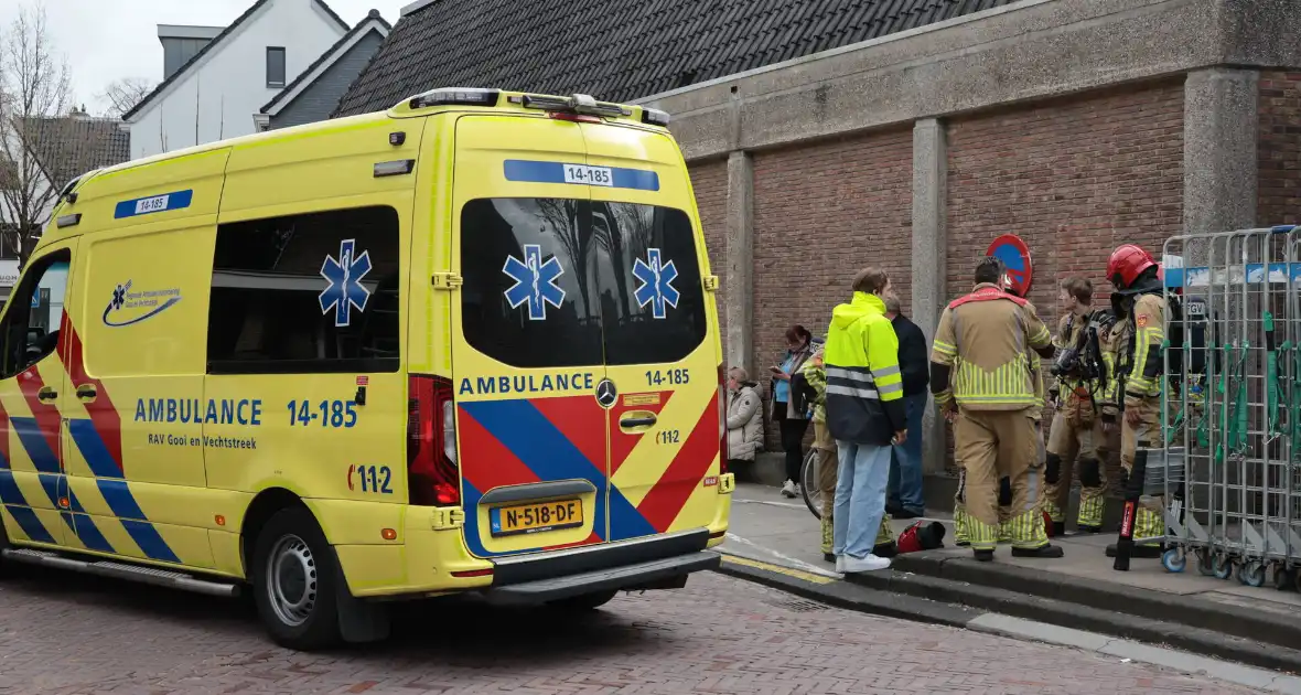 Vreemde lucht zorgt voor onwelwordingen in supermarkt - Foto 11