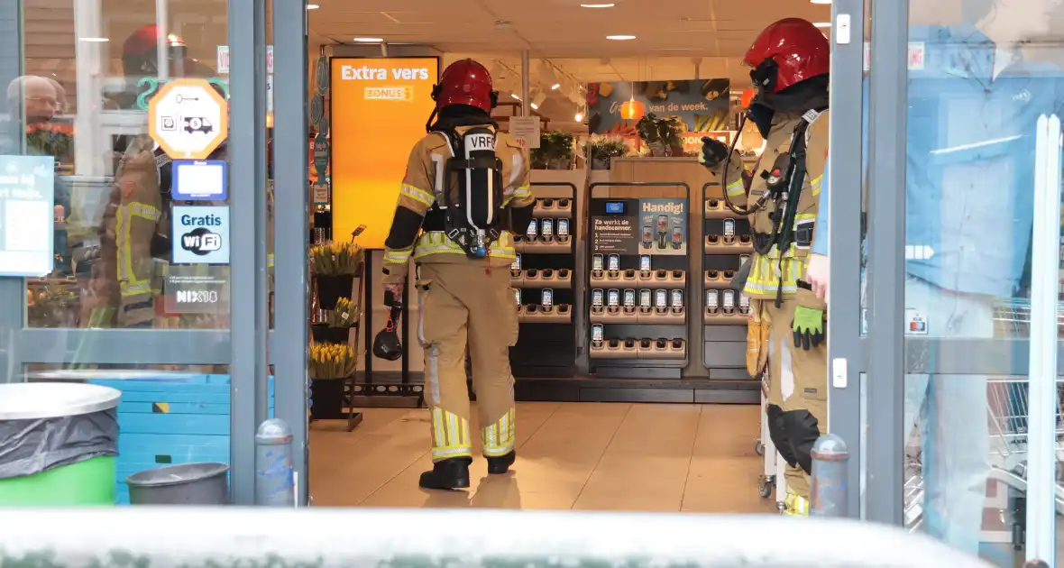 Vreemde lucht zorgt voor onwelwordingen in supermarkt - Foto 13