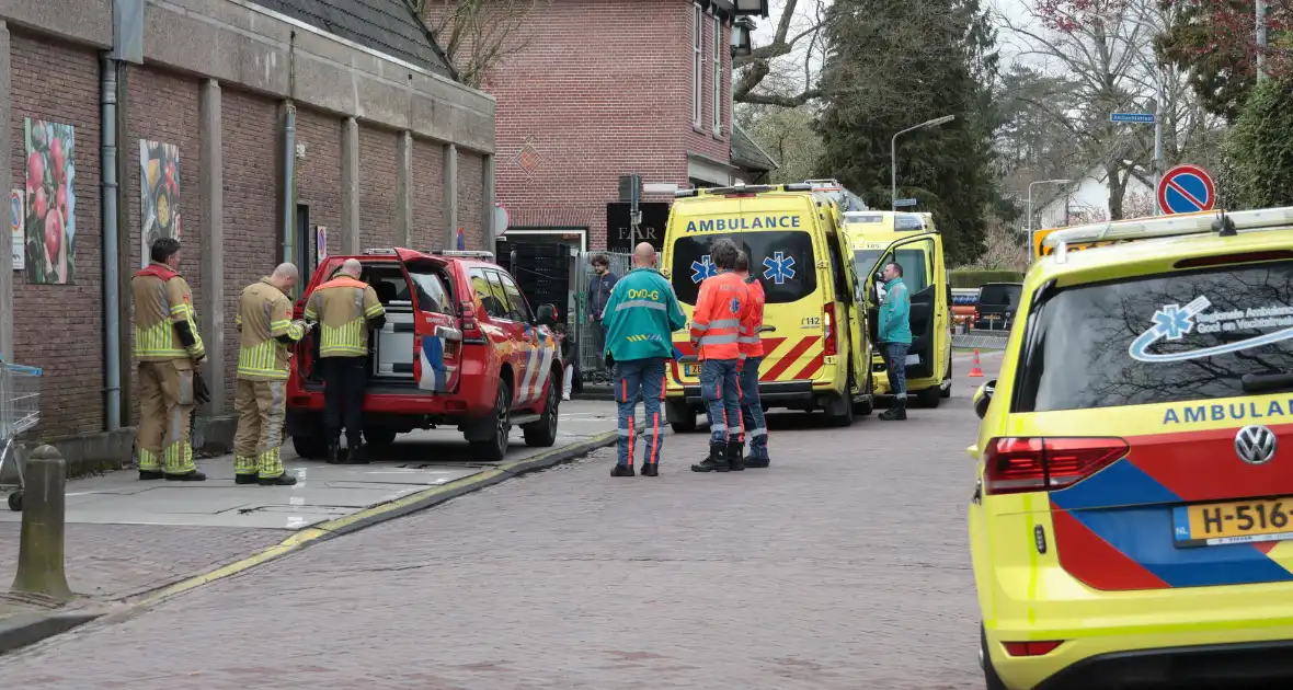 Vreemde lucht zorgt voor onwelwordingen in supermarkt - Foto 15