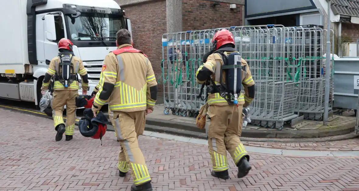 Vreemde lucht zorgt voor onwelwordingen in supermarkt - Foto 17