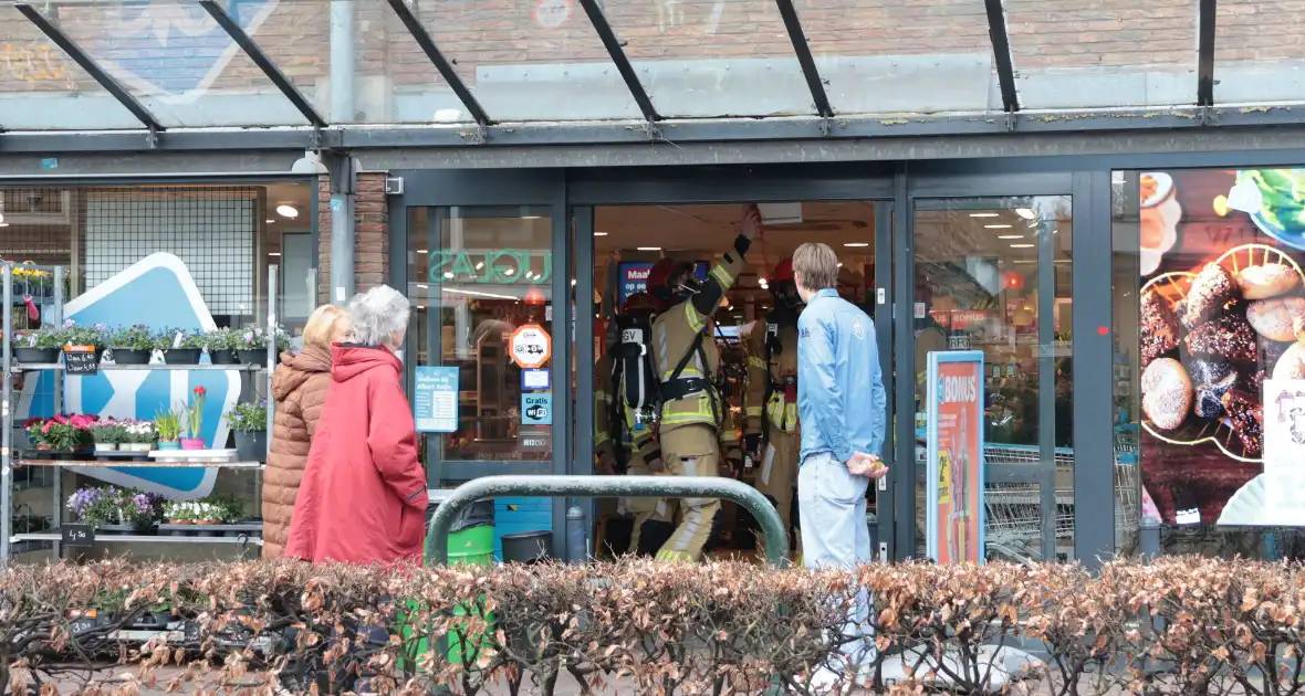 Vreemde lucht zorgt voor onwelwordingen in supermarkt - Foto 23