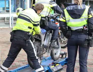 Meerdere bekeuringen en inbeslagnames bij politiecontrole