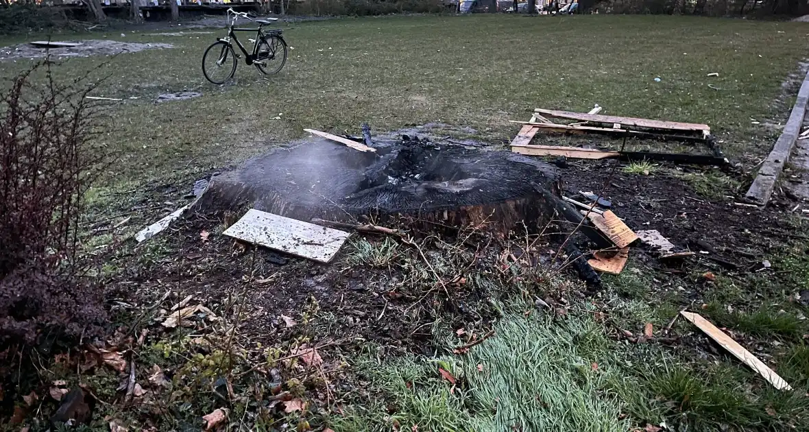 Politie zoekt dader na buitenbrand - Foto 2
