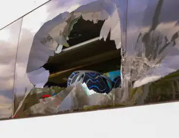 Toeristen opgevangen na ongeval met stadsbus