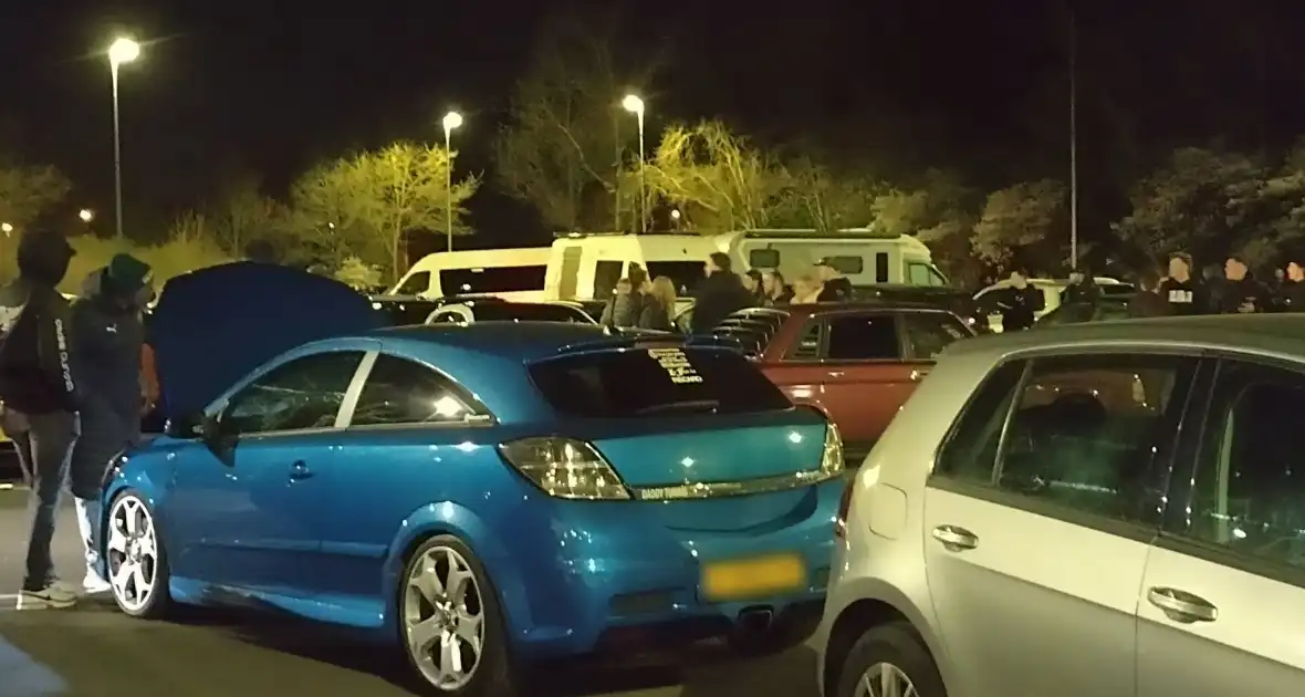 Politie grijpt in bij carmeet op parkeerplaats - Foto 1