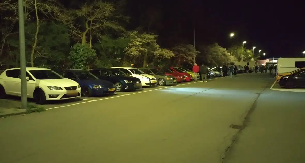 Politie grijpt in bij carmeet op parkeerplaats - Foto 5