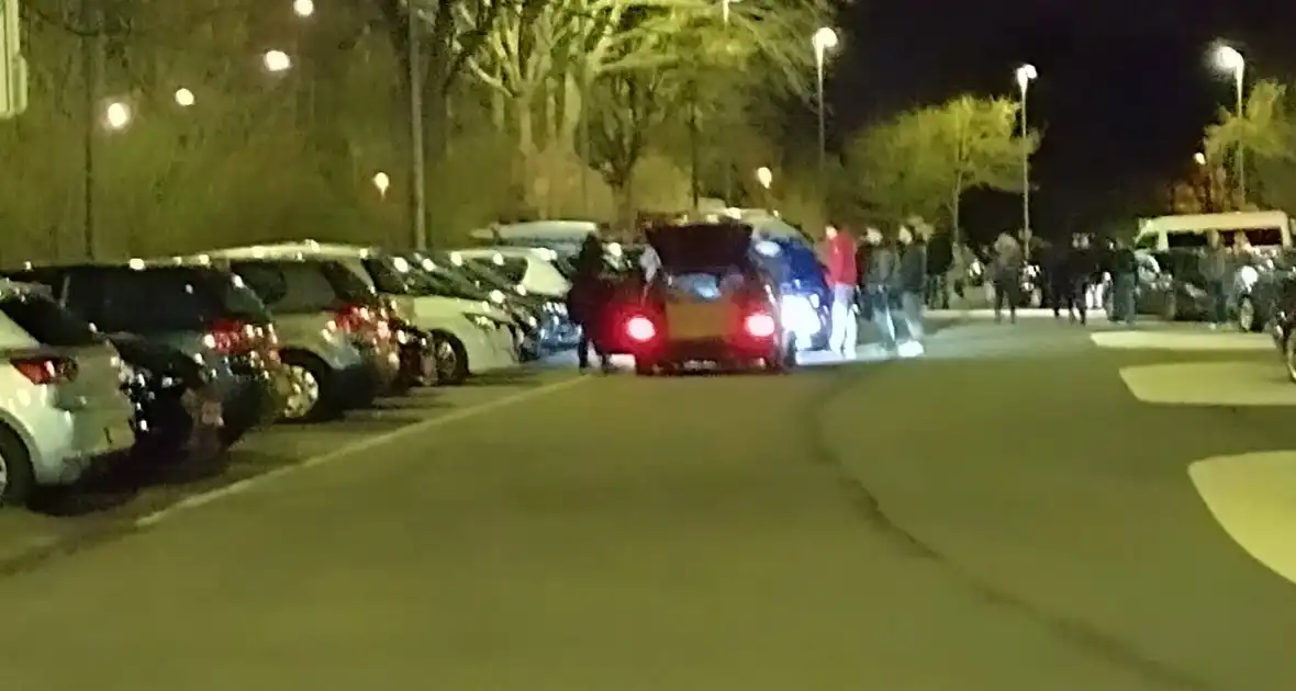 Politie grijpt in bij carmeet op parkeerplaats - Foto 7