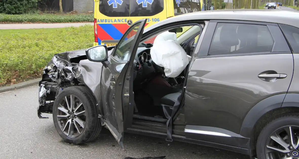 Ongeval met meerdere gewonden bij kruising - Foto 1