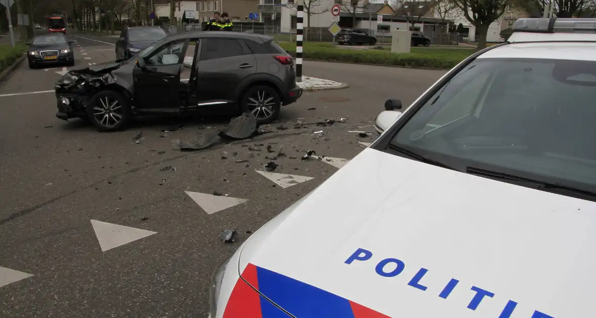 Ongeval met meerdere gewonden bij kruising - Foto 10