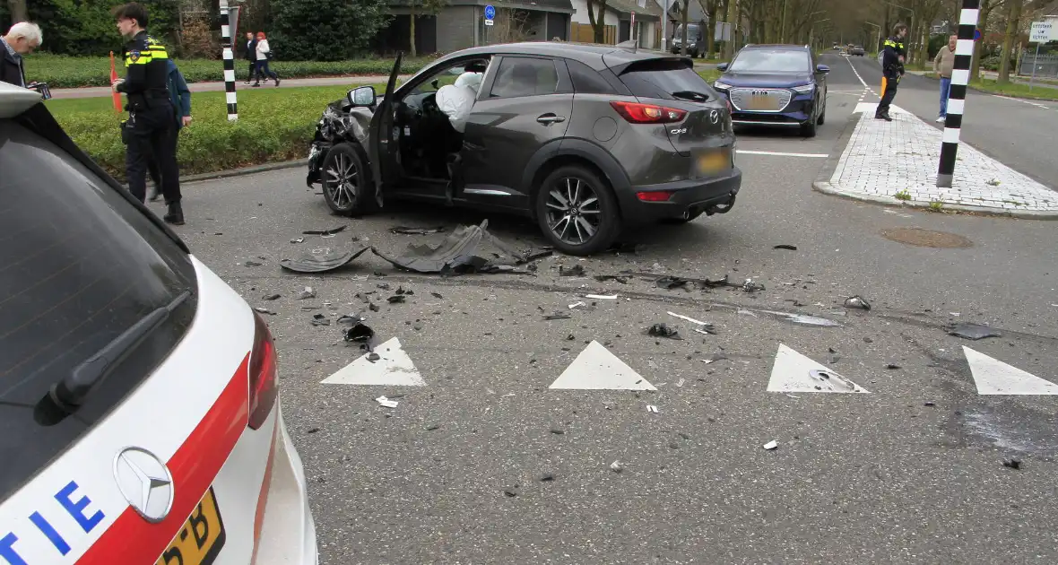 Ongeval met meerdere gewonden bij kruising - Foto 11