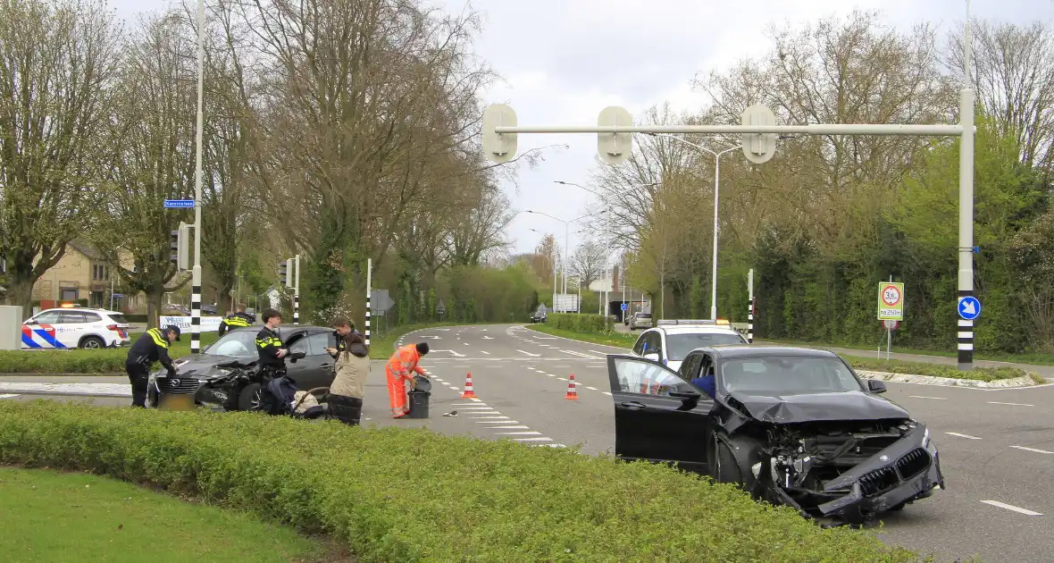 Ongeval met meerdere gewonden bij kruising - Foto 22