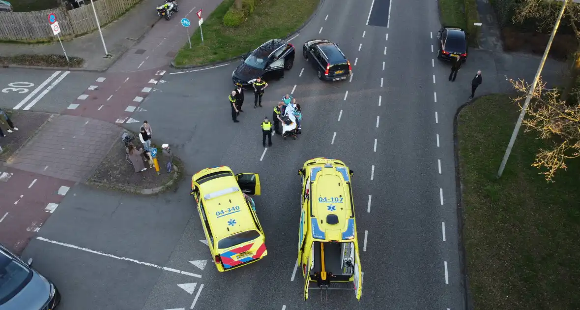 Oudere fietser gewond bij aanrijding - Foto 1