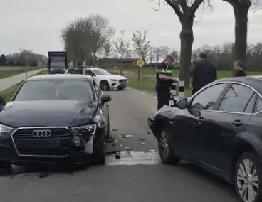 Weg afgesloten na aanrijding