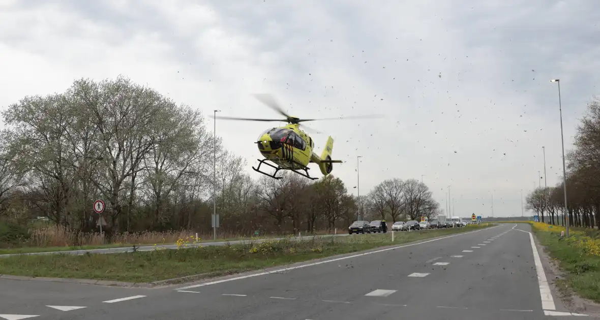 Medische noodsituatie leidt tot inzet traumahelikopter - Foto 1
