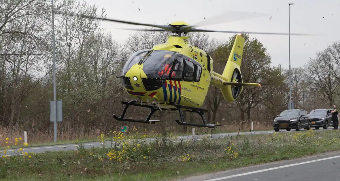 Medische noodsituatie leidt tot inzet traumahelikopter - Foto 14