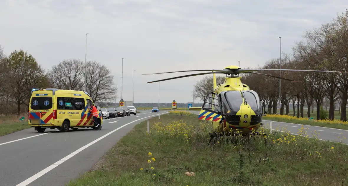 Medische noodsituatie leidt tot inzet traumahelikopter - Foto 8