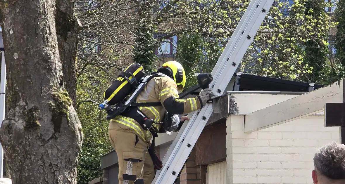Brandweer blust kleine nabij schuur - Foto 4