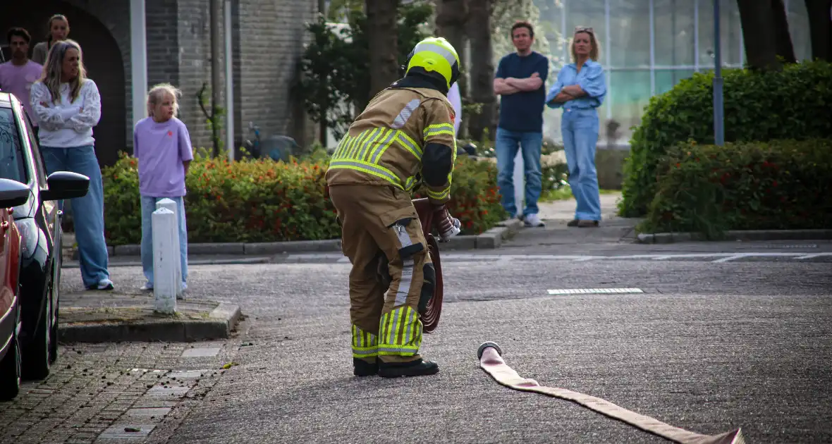 Brandweer ingezet na steekvlam in gas barbecue - Foto 5